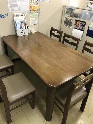 【詳細更に確認中／追加写真撮影中】ダイニングテーブル\u0026椅子は6脚    165㎝×90㎝ この机+椅子×6   も不要ですが… (^_^;)