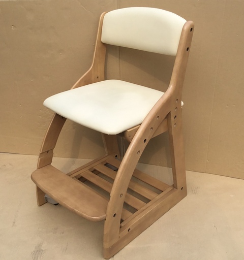 ＜美品＞KOIZUMI・学習チェア・4ステップチェア