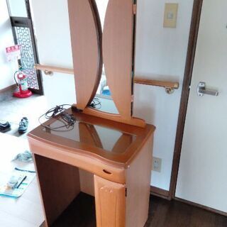 ブラウンドレッサー　三面鏡 の画像