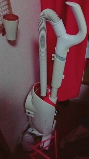掃除機＆ポット　コンパクト掃除機　スリムだけどパワフルな掃除機