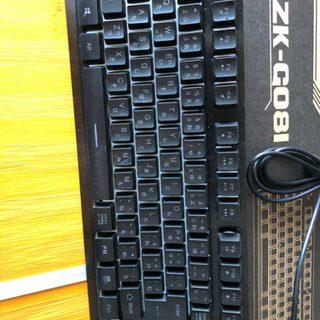 新品光るゲーミングキーボードの画像