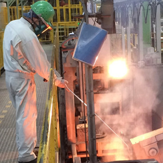 鋳造金属加工作業