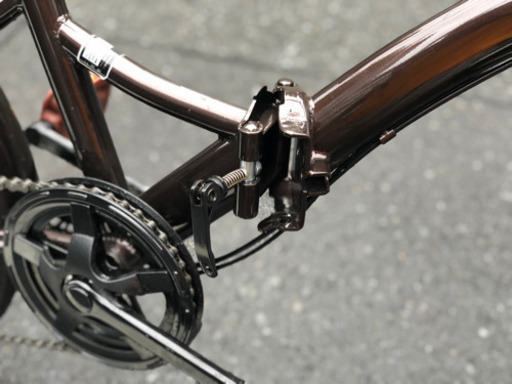 ド新品！落ち着いたブラウンメタリック 20インチ6段変速 折り畳み自転車！