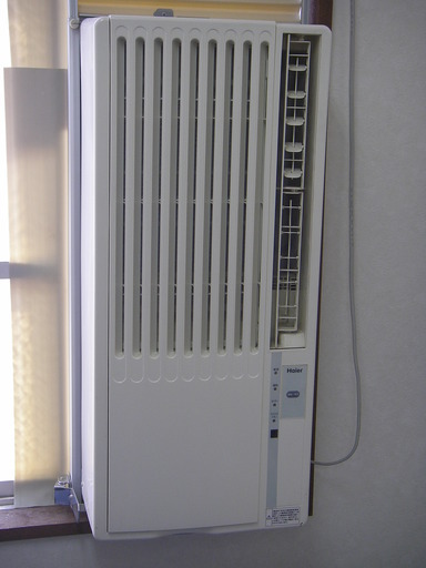 中古　ハイアール　窓用エアコン