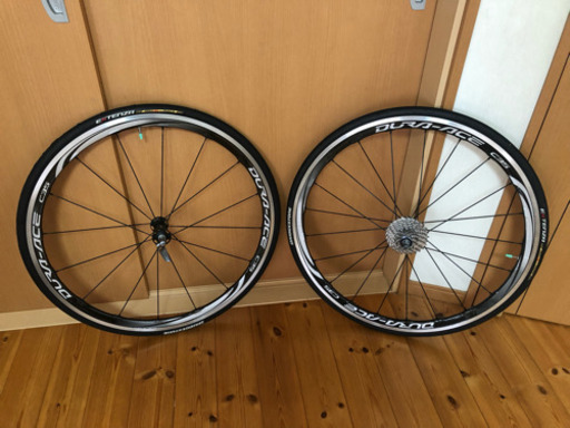 デュラエース9000のホイールとカーボンホイール