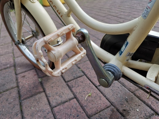 中古子供自転車１２６９　ブリヂストン　ハッチ　１６インチ　ギヤなし　ダイナモライト　 身長１０２㎝から 上杉本店】子ども自転車ハッチ！新・旧モデルあります（ブリヂストン