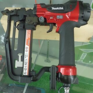 【引取限定 戸畑本店】マキタ　高圧フロアタッカ　未使用品　AT4...