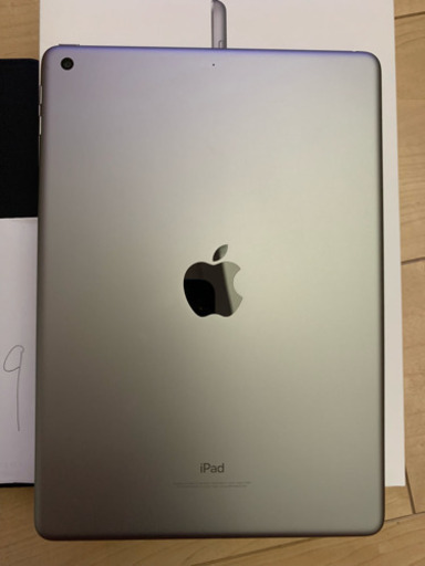 【現行品】iPad9.7 128GB 第6世代 カバー、ガラスフィルム付