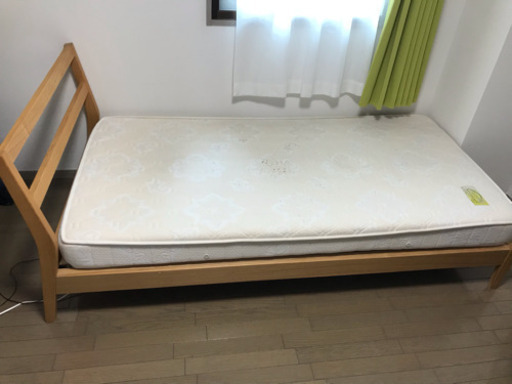 高級シングルベッド(無印、マニフレックス)