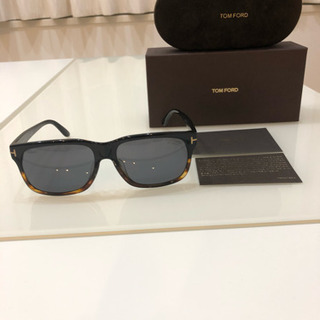 美品！トムフォードのサングラスの画像