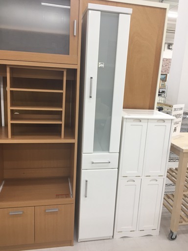 取りに来て頂ける方限定！ニトリの1枚扉食器棚のご紹介です！