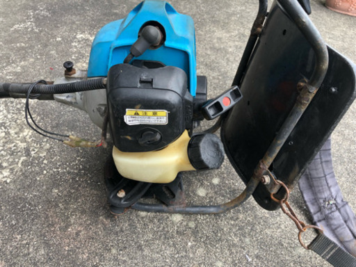 【売ります】クボタ 草刈機 背負い式