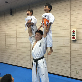 幼児から年配の方まで楽しく健康的強さを求めて稽古しています。の画像