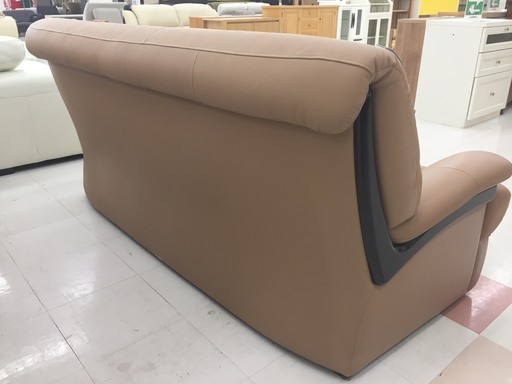 取りに来て頂ける方限定！karimokuの３人掛けソファーのご紹介です！