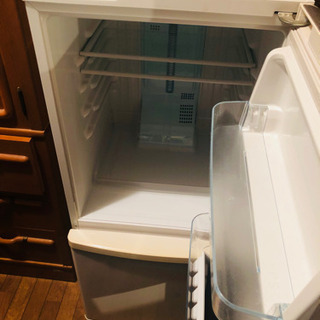 一人暮らし用冷蔵庫 貰ってくださいの画像