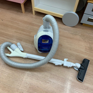 【東芝】キャニスタータイプ 掃除機 2013年製 620w VC...