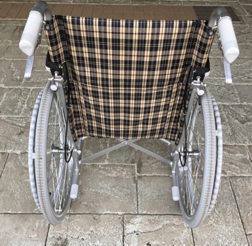 自走・介助兼用 ハンドブレーキ付きアルミ製車いす 幸和製作所 B-31