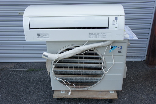 DAIKIN/ダイキンエアコン！streamer！2.2KW（6～8畳用）AN22RES-W☆シーズン前がお得！ （投