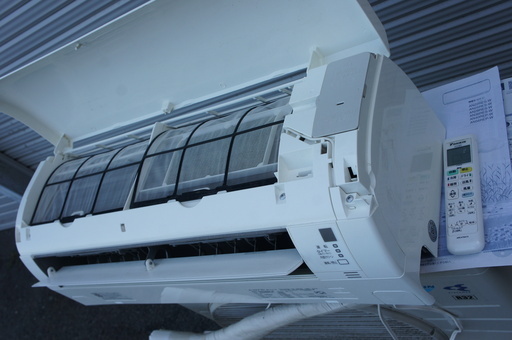 DAIKIN/ダイキンエアコン！streamer！2.2KW（6～8畳用）AN22RES-W☆シーズン前がお得！ （投