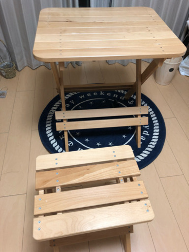 値下げ！折り畳みテーブルと椅子のセット