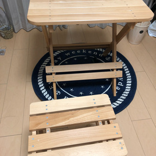 値下げ！折り畳みテーブルと椅子のセット