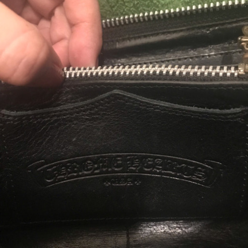クロムハーツ の長財布、定価30万ほど。