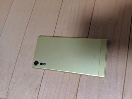 美品 Xperia XZs au