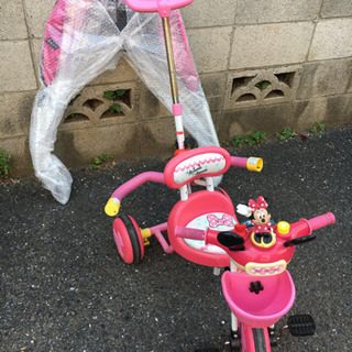 三輪車／ミニーちゃん／シェード付き／安全ベルト付きの画像