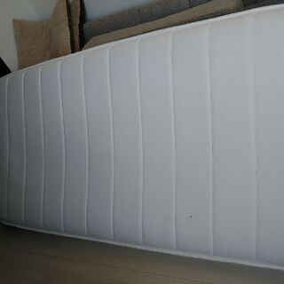 ニトリシングルベッドフレーム+マットレスの画像