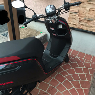 原付きバイク (Honda Dank)