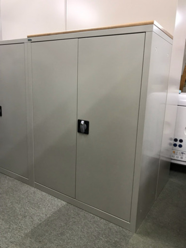 Ceha 天板付 両開き書庫 カギ有 中古