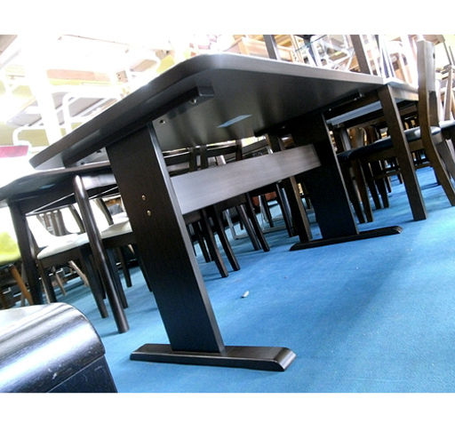 札幌 美品【ダークブラウンのダイニングテーブル】幅135cm 分解＆組立て可能 DBR/こげ茶色系 食卓テーブル 本郷通店