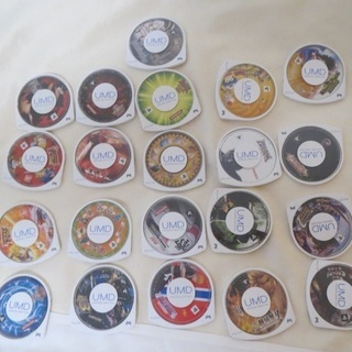 [取引中]【中古】PSP1000(ゴールド) + ソフト21本 + 充電器の画像