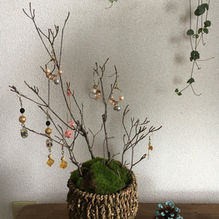 手作りのアスセサリー掛けです。