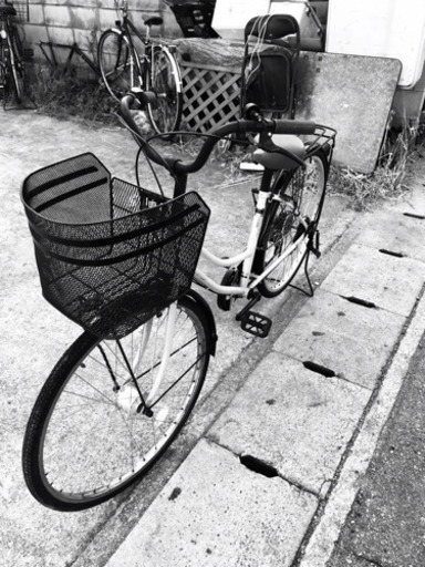 試運転良好、HUMMING.シチイサイクル、カラーシルバー、変速1×6タイヤ26×13./8.前かご、後ろ荷台付き