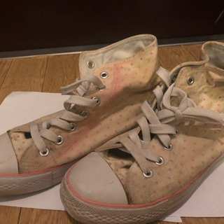 スニーカー 中古 クリーム