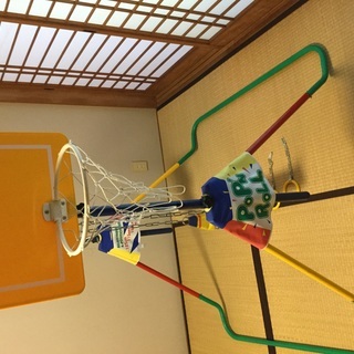 鉄棒 ブランコ  ポップンロール  トイザらス 吊り輪 バスケット 折りたたみ可能 鉄棒の高さ4段階の画像