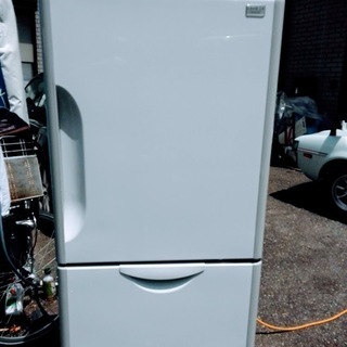 ￥１３５００　　日立 HITACHI　　R-27AS-W　　冷凍冷蔵庫　清掃済みです。動作確認OK。 13500 日立 HITACHI R-27AS-W 冷凍冷蔵庫 清掃済みです