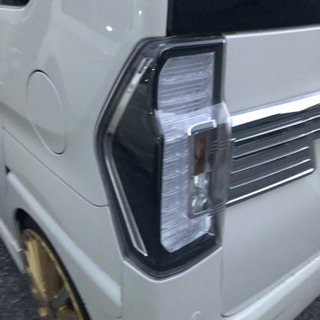 タントカスタムトップエディション純正テールランプ