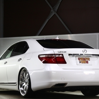 【車検２年付】  レクサス LS460 バージョンS Iパッケージ WALD22inアルミ/ローダウン/ナビ☆自社ローン・オートローン全国対応の画像