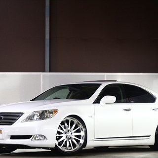 【車検２年付】  レクサス LS460 バージョンS Iパッケージ WALD22inアルミ/ローダウン/ナビ☆自社ローン・オートローン全国対応の画像