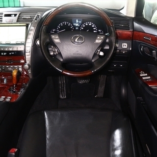 【車検２年付】  レクサス LS460 バージョンS Iパッケージ WALD22inアルミ/ローダウン/ナビ☆自社ローン・オートローン全国対応の画像