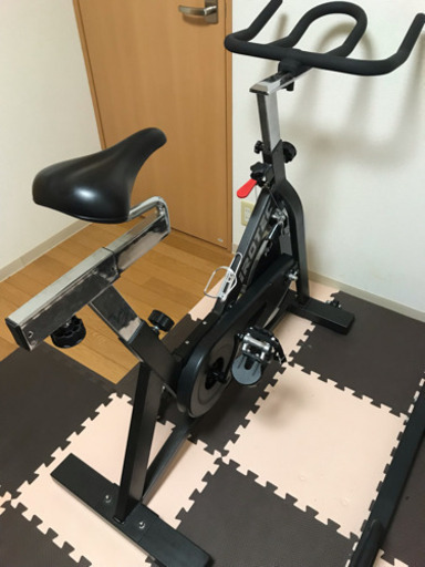 スピンバイク 、エアロバイク