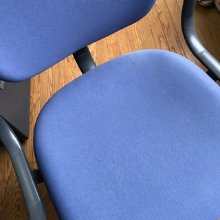 椅子 イス 肘あり 事務用 PLUS ２台ありますの画像