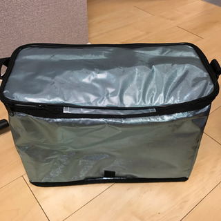 クーラーバッグ  保冷バッグ