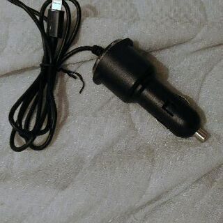 iPhoneシガーソケットの充電器の画像