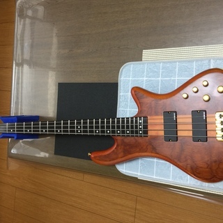 ベースギター売ります