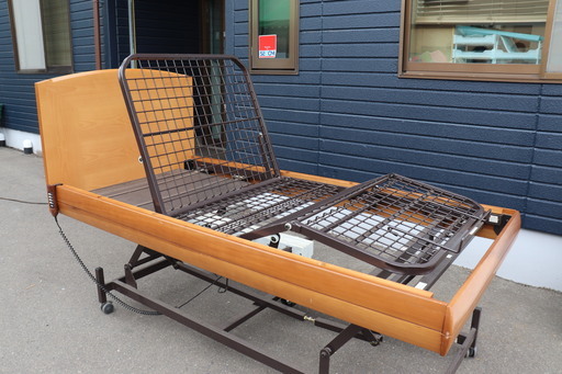 【先着順】シモンズ　電動リクライニングベット　マットレスサイズ：幅100cm　長さ198cm　厚さ18cm　【引取限定】