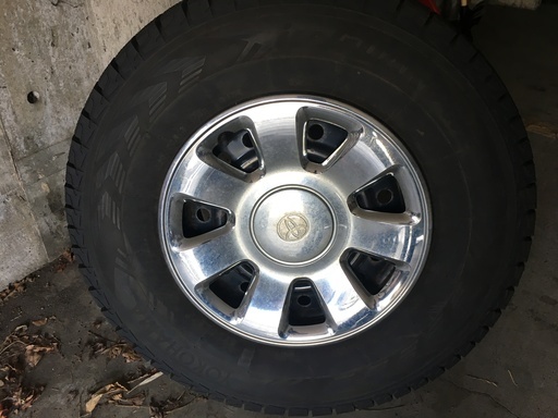 265/70R16 スタッドレスタイヤ　スチールホイール付　4本セット