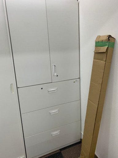 キャビネット 引き取って頂ける方限定